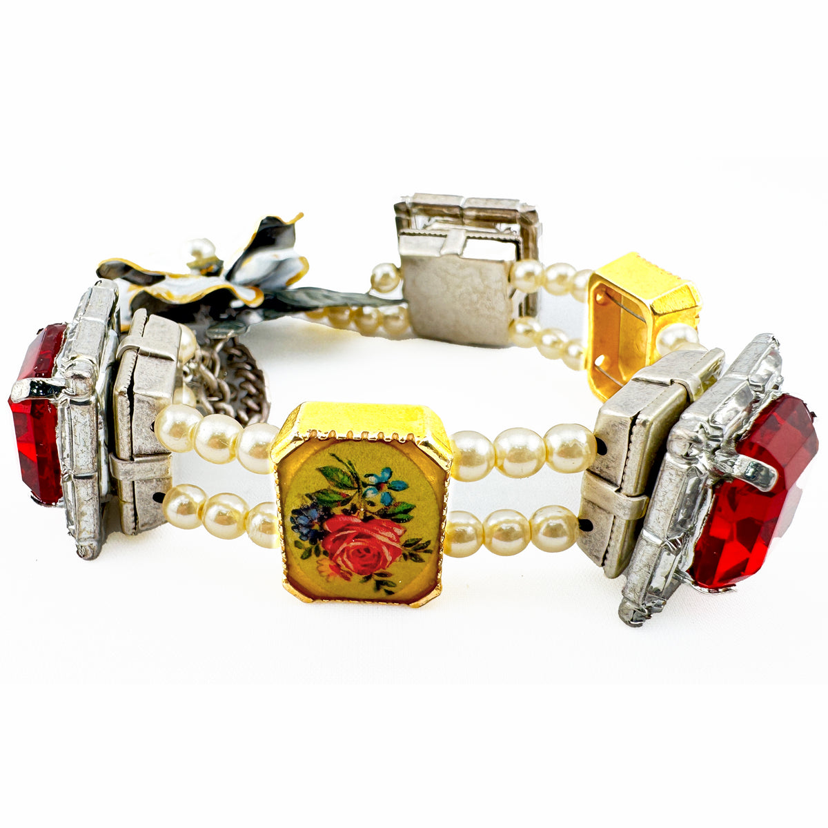 Blütenarmband mit Steinen rot