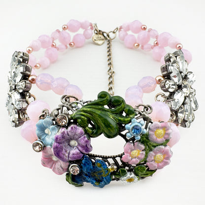 Kropfband Blumenmedaillon mit Perlen rosé